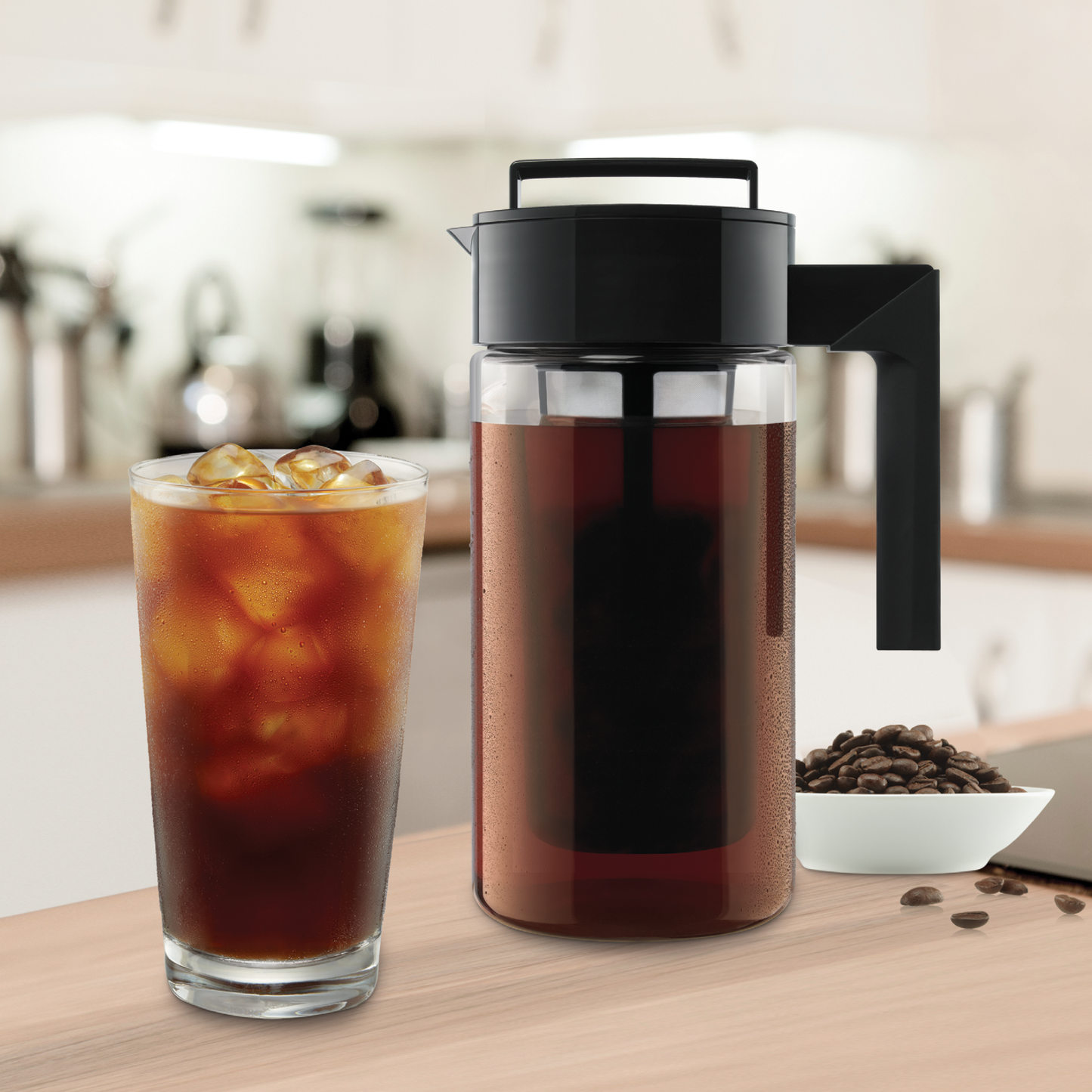 cold-brew-coffee-maker-v9 10310-ColdBrewCoffeeMaker-1qt-lifestyle2.png