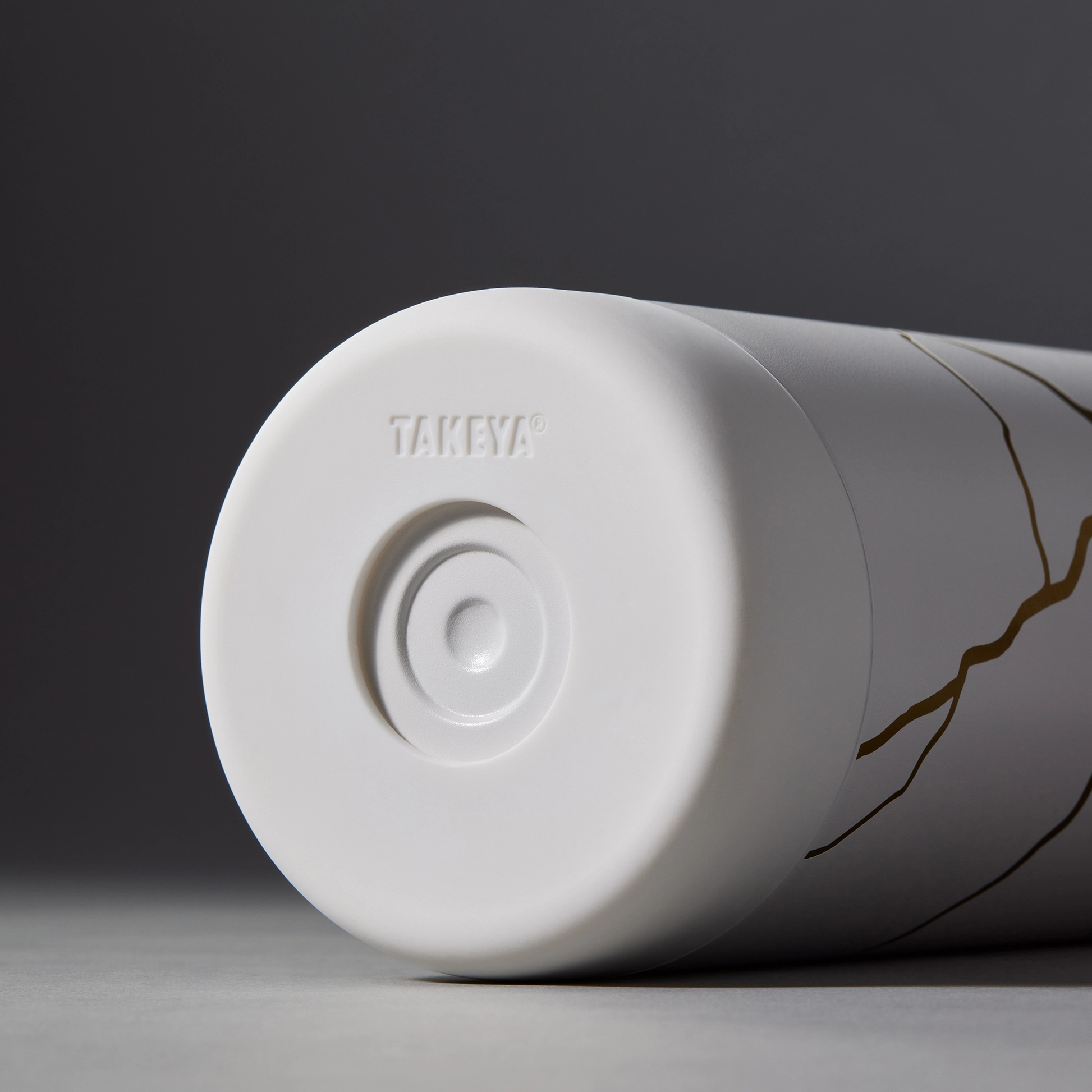 kintsugi-water-bottle-with-straw-lid-o8 51389-TK_HO25_Kintsugi_Takeya9255.png