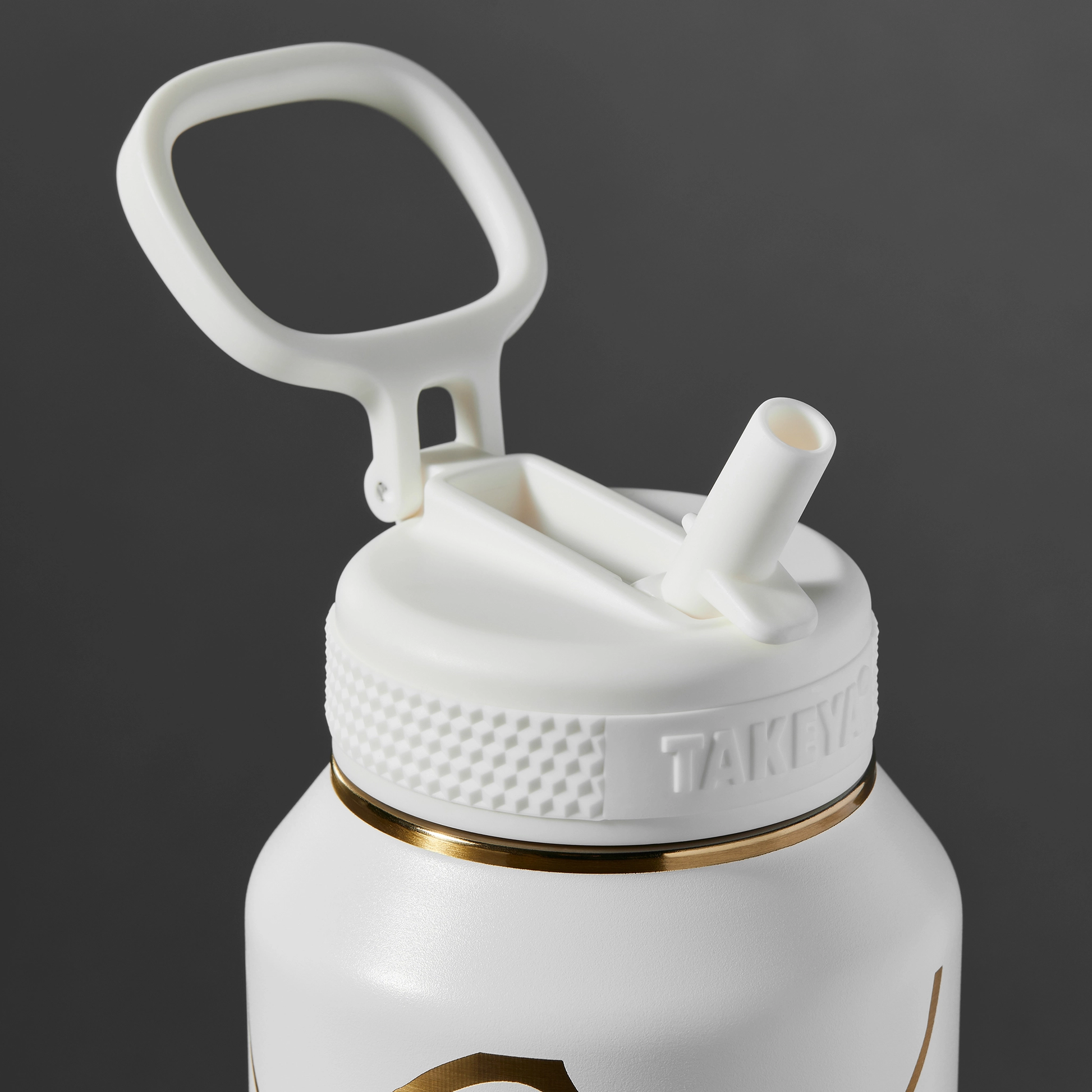 kintsugi-water-bottle-with-straw-lid-o8 51389-TK_HO25_Kintsugi_Takeya9271.png
