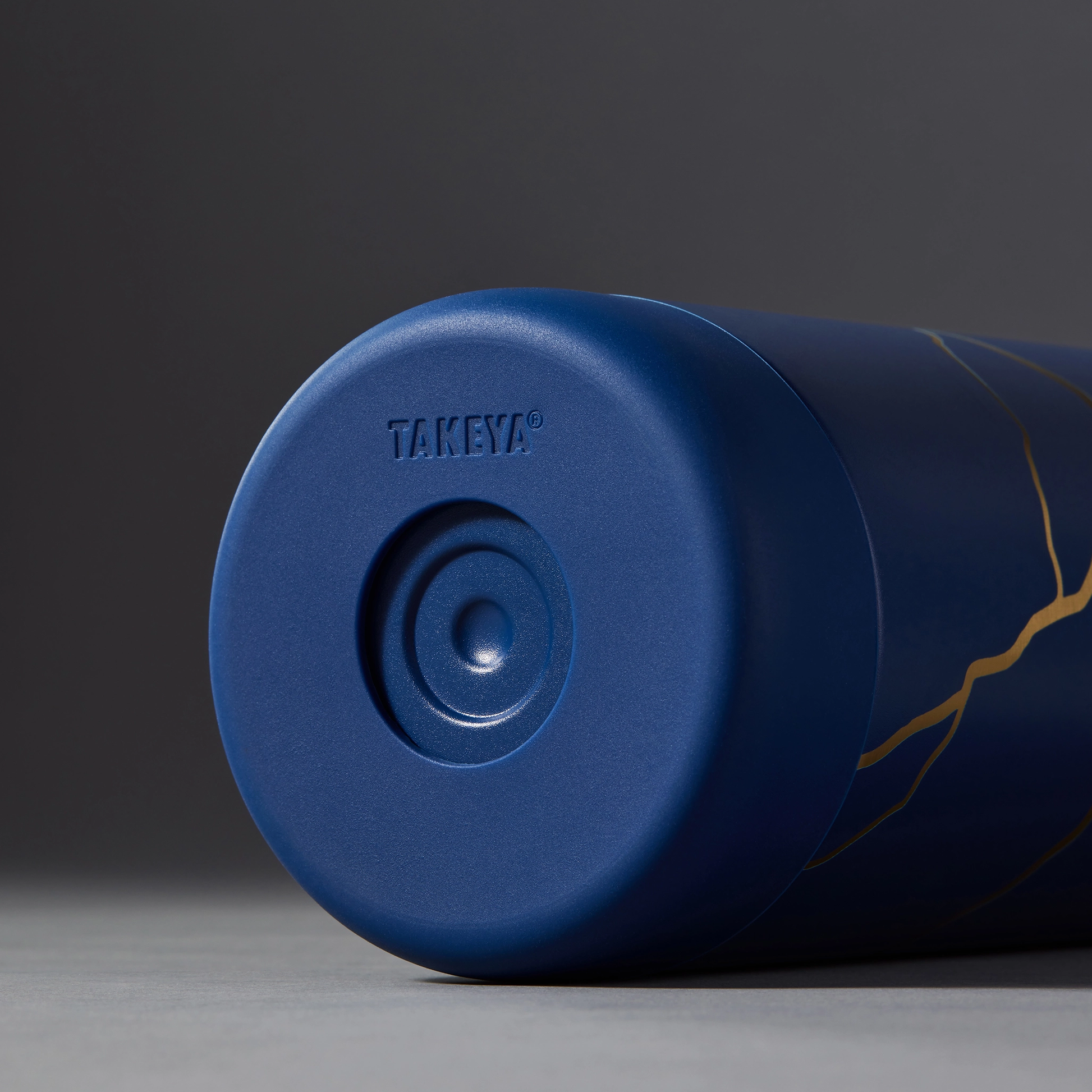 kintsugi-water-bottle-with-spout-lid-h4 51390-TK_HO25_Kintsugi_Takeya9249.png
